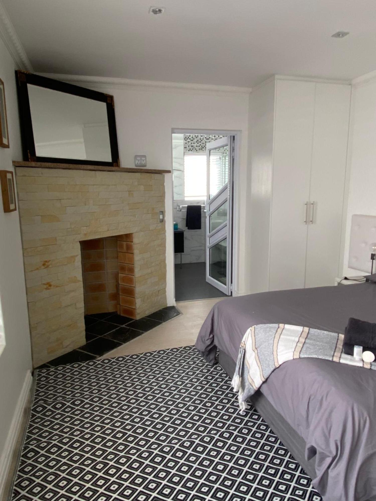 Bed And Breakfast Villa Livadia Кейптаун Екстериор снимка