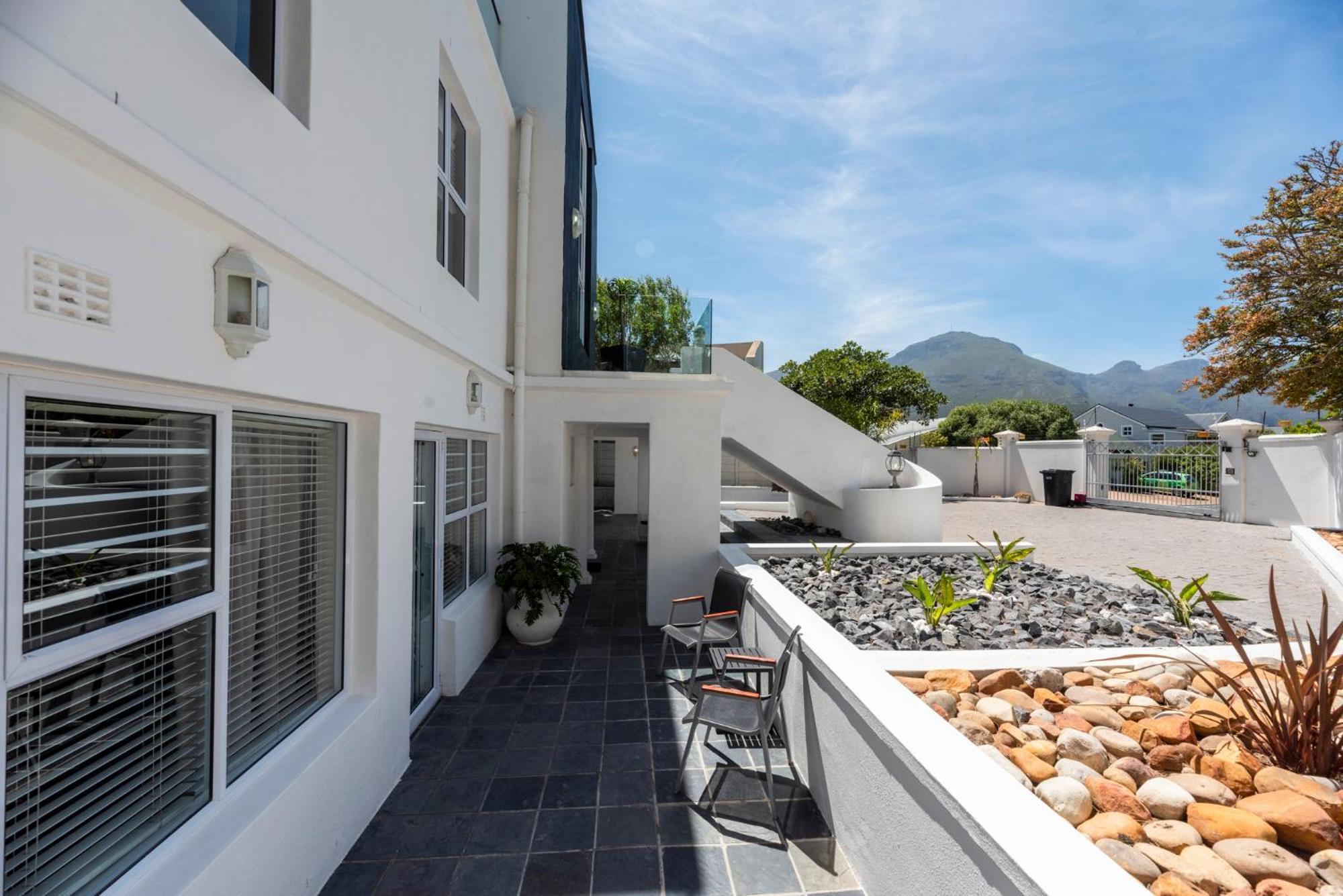 Bed And Breakfast Villa Livadia Кейптаун Екстериор снимка